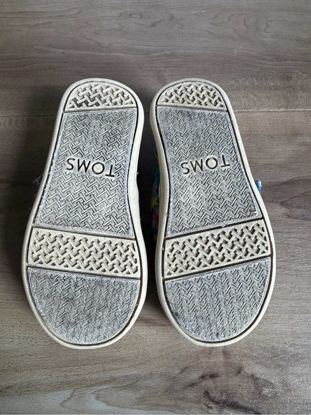 TOMS • Toddler 7 • Kids Dinosaur Print Slip-On Shoes